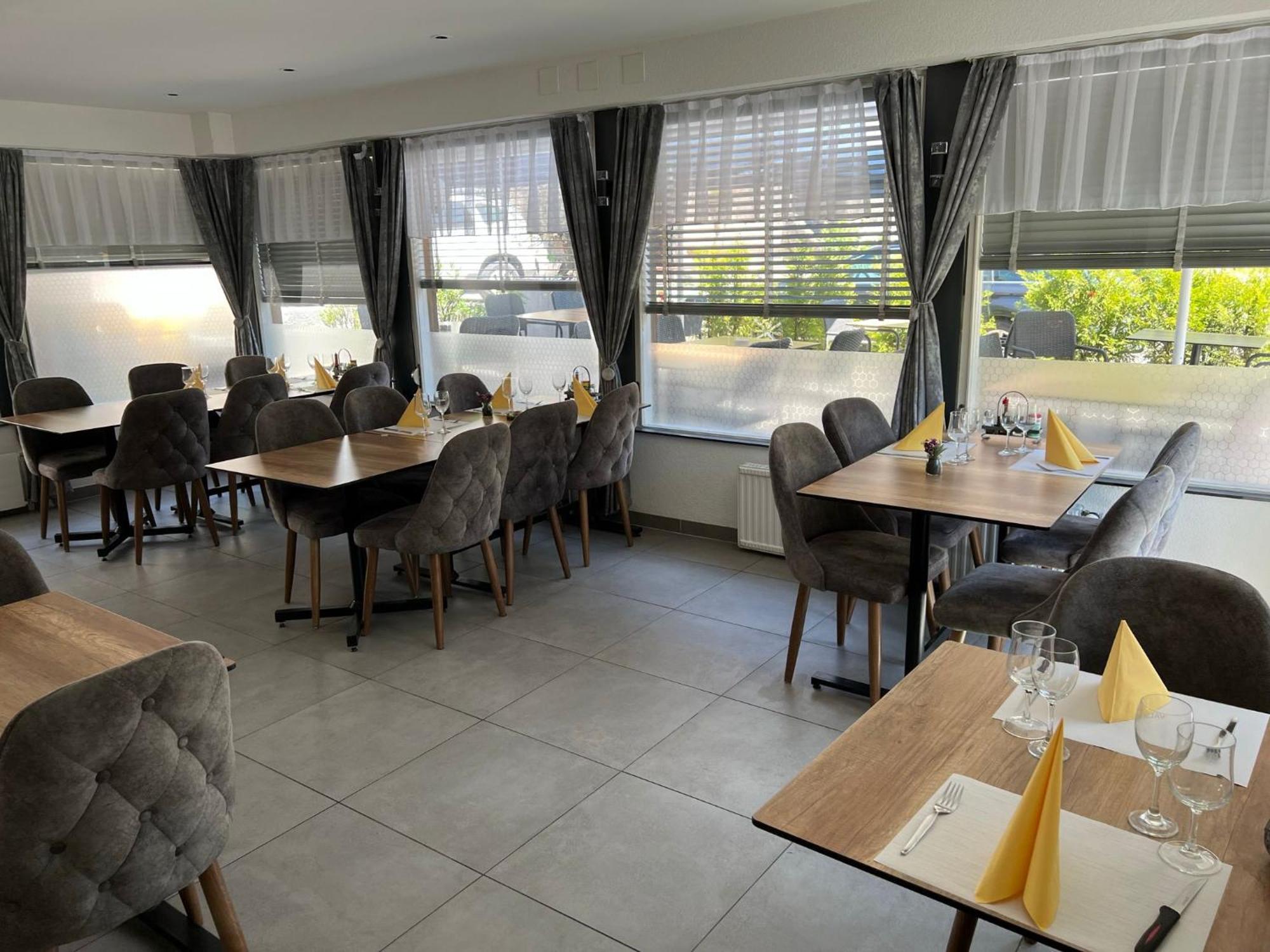 Hotel Restaurant Du Moulin Fleurier Eksteriør billede